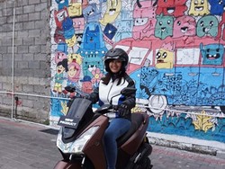 Kenapa Perempuan Harus Bisa Naik Motor? Ini Alasannya