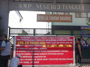 Klaim Ahli Waris, Empat Warga Segel Gedung SMP di Jember Klaim Ahli Waris, Empat Warga Segel Gedung SMP di Jember