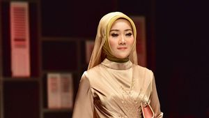 Aksi Atalia, Istri Ridwan Kamil Luwes Jadi Model di Fashion Show