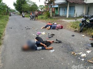 Kecelakaan Libatkan 3 Kendaraan Terjadi di Ngawi, 3 Orang Kritis