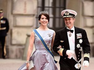 12 Cinderella Zaman Now yang Sukses Memikat Para Anak Raja 12 Cinderella Zaman Now yang Sukses Memikat Para Anak Raja