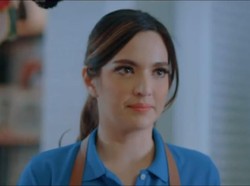 Intip Aksi Nia Ramadhani saat Jadi Model Video Klip