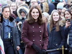 Ini Alasan Kate Middleton Tak Pernah Lepas Coat di Depan Publik