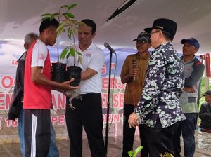 Mentan Sebar Bibit Buah untuk Investasi Keluarga Miskin