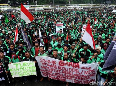 Aksi Demo Ojol di Depan DPR Hari Ini