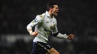 Di musim 2010/2011, Gareth Bale menjadi Pemain Terbaik PFA lewat aksinya bersama Tottenham Hotspur. Pencapaiannya membuat Wales kini memiliki empat peraih penghargaan itu. Bale meraihnya lagi di musim 2012/2013. (Foto: Jamie McDonald/Getty Images)