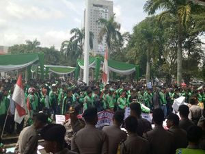 Ojol Geruduk DPRD Sumsel, Ini Tuntutannya