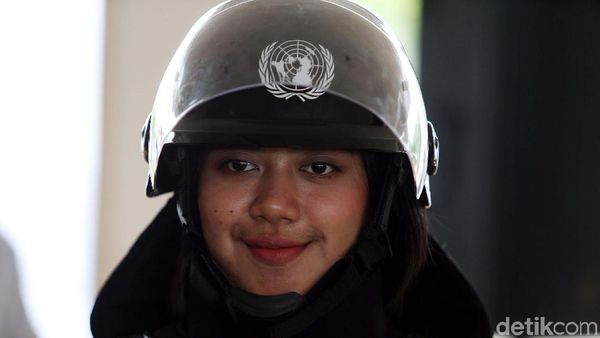 Cantiknya Pasukan Penjaga Perdamaian Polri