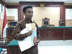 Sah! Akhirnya Kentut Ganti Nama Jadi Ihsan Hadi