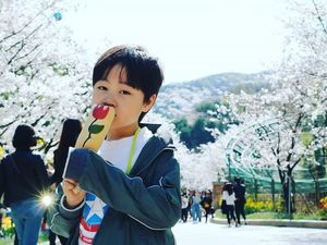 Corn Dog Motif Tulip Ini Jadi Camilan Hits Baru di Korea Selatan!