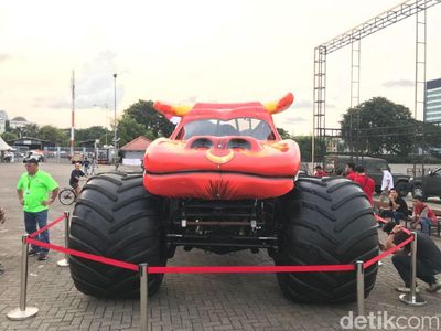 Mobil Raksasa Ini Saat Nyala 3 Menit Habiskan 25 Liter BBM