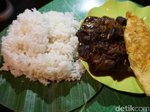 Ini Racikan Babat Gongso dan Nasgor Babat Pak Karmin yang Melegenda Ini Racikan Babat Gongso dan Nasgor Babat Pak Karmin yang Melegenda