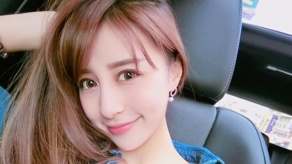 Terpikat pada Rita Kao, Pramugari yang Cantiknya Goyahkan Iman Pria