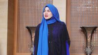 10 Gaya Sarita Abdul Mukti, Wanita yang Suaminya Direbut Jennifer Dunn