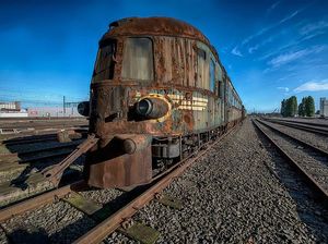 Siapa Sangka Kereta Hantu Ini Dulunya Mewah Banget