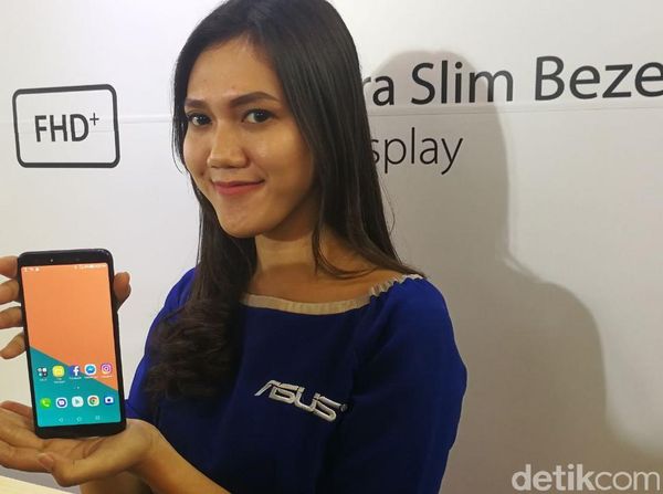 Aksi Zenfone 5Q dan Zenfone Max yang Menggoda