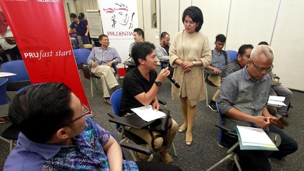 Bangun Tenaga Pemasar Asuransi Jiwa Profesional