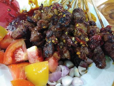 Netizen Pilih Pamer Sate Kambing Tegal dengan Sambal Kecap yang Nikmat