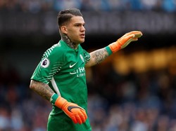 Schmeichel: Ederson Kiper Terbaik Liga Inggris