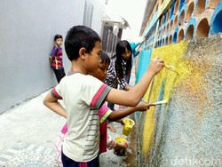 Melihat Kampung Gersang di Garut yang Kini Jadi Penuh Warna