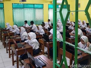 Mendikbud: Peserta UNBK SMP Melonjak, Server Sempat Overload