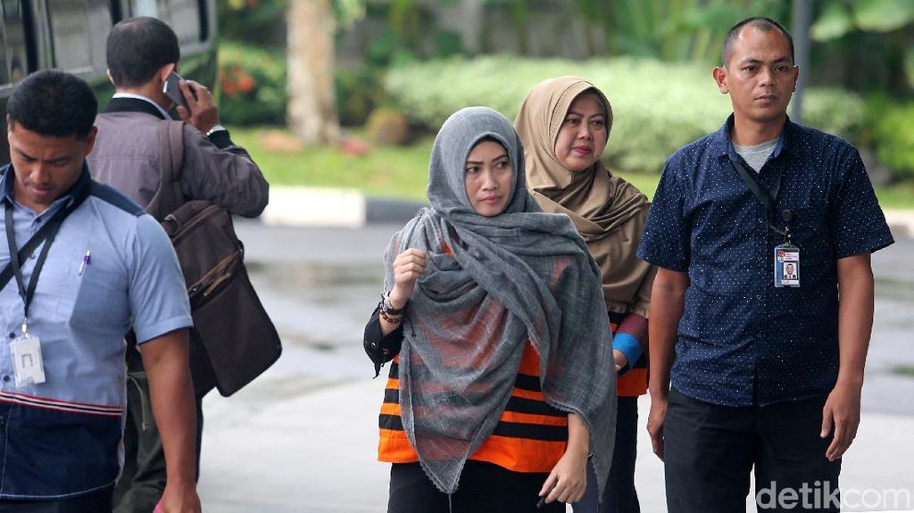 Dua Anggota DPRD Kota Malang Kembali Diperiksa KPK Dua Anggota DPRD Kota Malang Kembali Diperiksa KPK