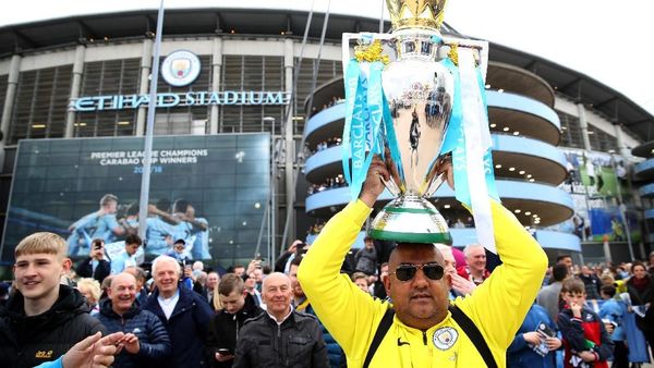 Guard of Honour dan Pesta Kecil City di Etihad Stadium