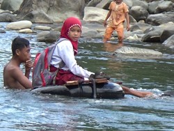 Siswa Menyabung Nyawa ke Sekolah, DPRD Kritik Keras Bupati Maros