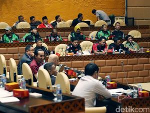 Komisi V DPR Terima Perwakilan Massa Ojol