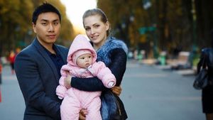 Kisah Cinta Pria China Nikahi Wanita Cantik Jelita, Viral Karena Bikin Iri