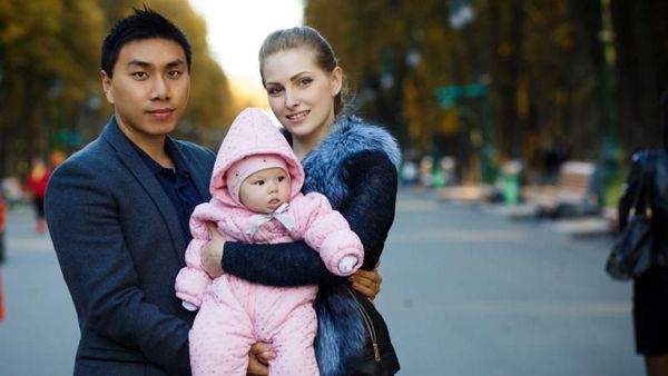 Kisah Cinta Pria China Nikahi Wanita Cantik Jelita, Viral Karena Bikin Iri