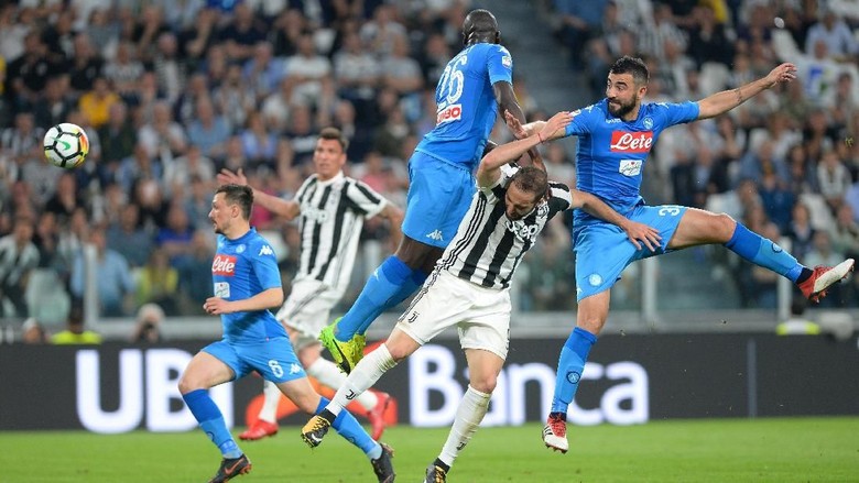 Juventus Dikalahkan Napoli, Perebutan Scudetto Makin Seru