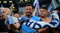 Napoli berhasil menyudahi laga dengan kemenangan 1-0. Laga yang penuh emosional untuk fans Napoli dan penduduk kota Naples tentunya. (Foto: Massimo Pinca/Reuters)