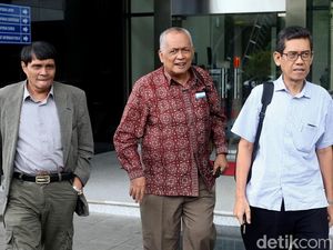 Hatta Taliwang Cs Laporkan Dugaan Korupsi di Sektor Pertambangan Hatta Taliwang Cs Laporkan Dugaan Korupsi di Sektor Pertambangan