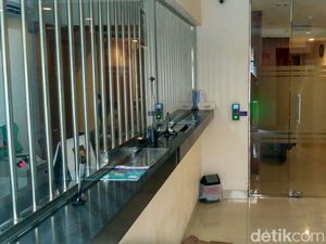 Dolar AS Makin Perkasa, Money Changer Masih Sepi