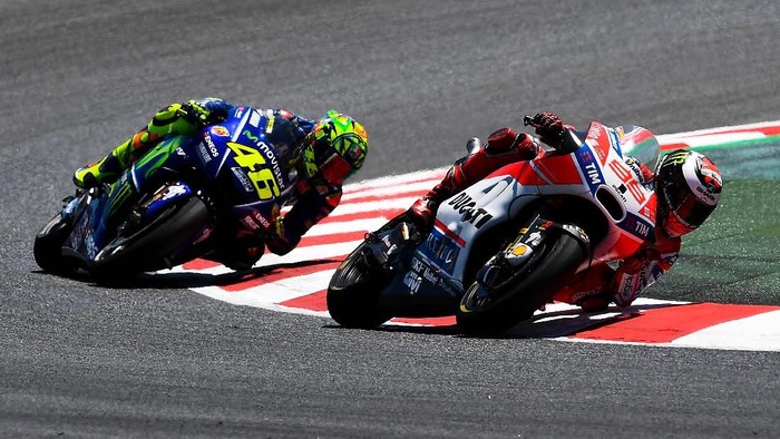 Valentino Rossi dan Jorge Lorenzo semasa aktif di trek MotoGP. (Foto: David Ramos/Getty Images)