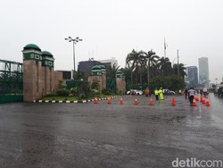 Polisi Siaga Jelang Demo Driver Ojol di DPR