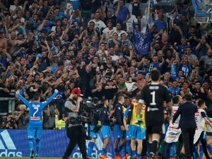 Karena Napoli Tak Pernah Hilang Keyakinan