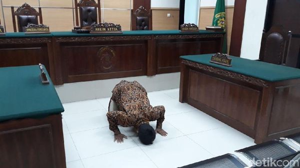 Sujud Syukur Kentut yang Akhirnya Ganti Nama Jadi Ihsan Hadi