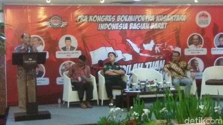 Pengamat: Soal Naker Asing, Jokowi Tak Salah-Salah Banget Pengamat: Soal Naker Asing, Jokowi Tak Salah-Salah Banget