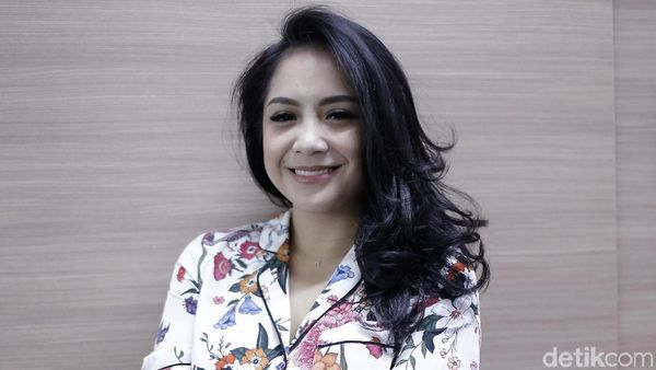 Cantiknya Nagita Slavina dengan Piyama