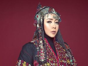 Asisten Nike Ardilla Jadi Pemulung, Melly Goeslaw Siap Bantu Tangani Asisten Nike Ardilla Jadi Pemulung, Melly Goeslaw Siap Bantu Tangani