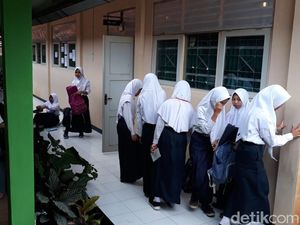 Siswa SMP di Kulon Progo Panik Listrik Padam saat UNBK Siswa SMP di Kulon Progo Panik Listrik Padam saat UNBK