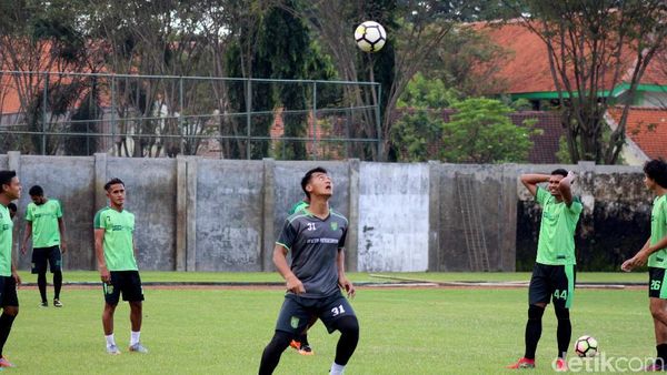 Intip Latihan Persebaya Jelang Lawatan ke Markas Mitra Kukar