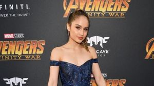 Cinta Laura Eksis di Premier Avengers: Infinity War, Lihat Gaya Seksinya