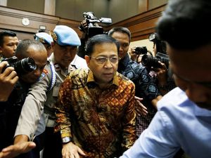 Cerita Novanto Berkali-kali Pingsan dan Muntah Usai Kecelakaan Cerita Novanto Berkali-kali Pingsan dan Muntah Usai Kecelakaan