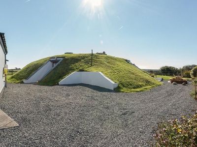 Foto: Bunker Bekas Perang Dunia II Tak Selamanya Horror & Suram