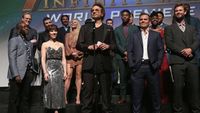 Foto: Beda Gaya Superhero Avengers di Film dan Dunia Nyata
