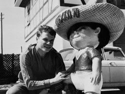Juanito. Piala Dunia 1970 di Meksiko. Maskot ini dirancang untuk menjadi cerminan sosok bocah penggemar sepakbola yang biasa ditemui di Meksiko. Namanya merupakan sapaan nama kecil dari Juan, nama lazim di negara berbahasa Spanyol. (Foto: AFP PHOTO)
