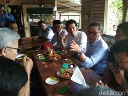 Ngopi Bareng Emil, Zulhasan Ingatkan Warga Coblos Nomor Satu